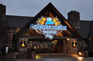country tonite theatre on the Pigeon Forge Parkway